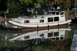 Very nice dutch barge with mooring in south of  France