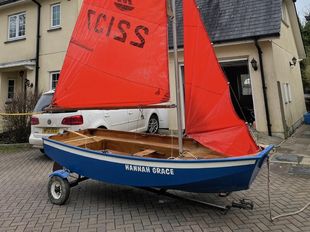 Mirror dinghy with trailer