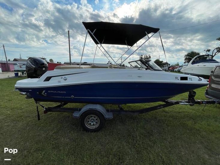 2022 Bayliner vr5