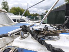 Eastwood 24  - Windlass