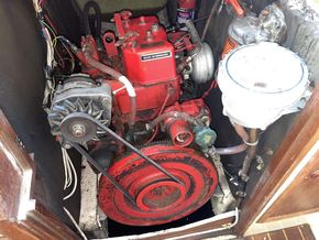 Sadler 32  - Engine