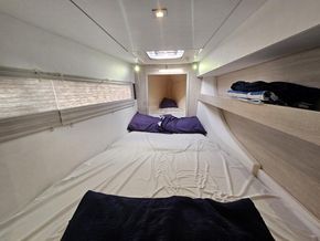 Leopard 40  - Forward Cabin