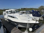 Bounty 27 Sedan 1996 Recently Upgraded