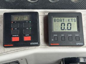 1992 Regal 300 Commodore 13