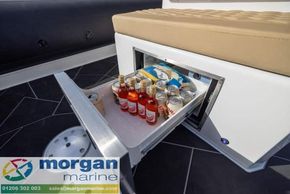Highfield Sport 800 aluminium RIB - drinks storage