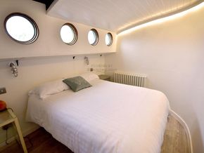 Barge Houseboat 62ft with permanent mooring Rental Investment - Cabin 