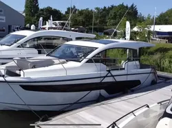2021 Sealine C335