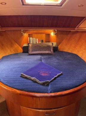 Full size forward berth