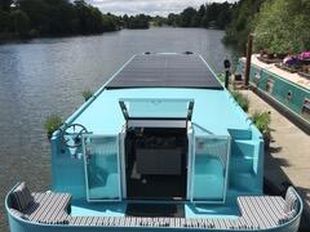 Solar Powered Electric Widebeam Sailaway with full residential mooring