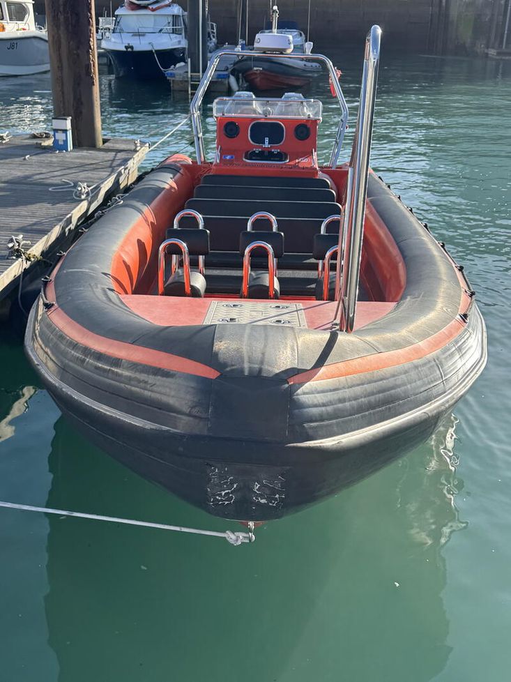 Tornado 10M Super CAT 4 Charter Seafaris 12+2