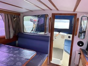Cockpit and canopy from main salon
