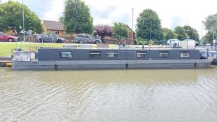 Lucy Ella - A 60ft 1995 John Pinder 2 berth cruiser Stern narrowboat.