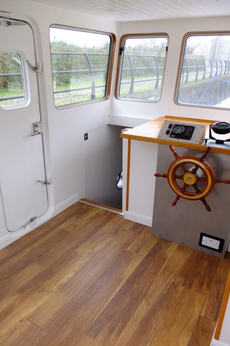 Reduced - must sell.  London mooring new fit out 