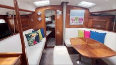 Exceptional condition Beneteau Oceanis 423 - Two Cabins