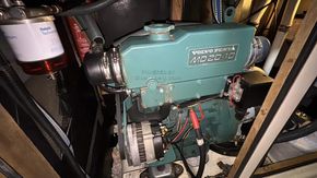 Moody 36cc (Commissioned 1999) - Engine