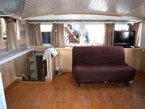 Barge Live aboard Valid Certificate until 08/2028 - Saloon