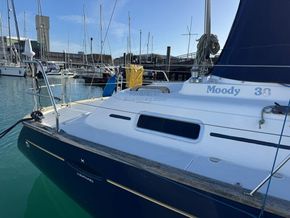 Moody 38  - Stern