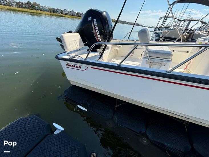 2022 Boston Whaler montauk 170