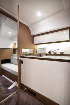 2017 Jeanneau Leader 36