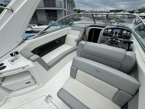 2015 Regal 28 Express 10