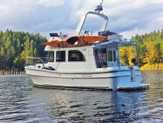 2017 Helmsman Trawlers 31 Sedan