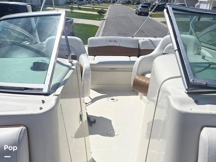 2008 Sea Ray 220 sundeck