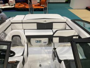 Aft seating with Cooler