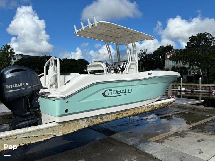 2021 Robalo 202 explorer