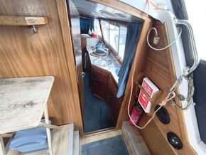 Eastwood 24  - Companionway