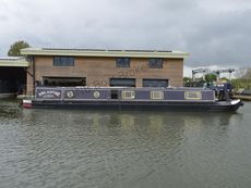 IOLANTHE ~ 57ft 0in, Traditional, 2+2 Berths