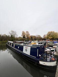 Roz - 60ft Narrowboat (Off Grid Ready) 