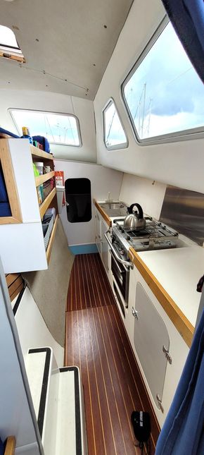 Spacious galley - staboard hull