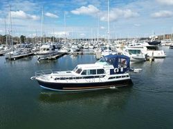 2001 Aquastar 38