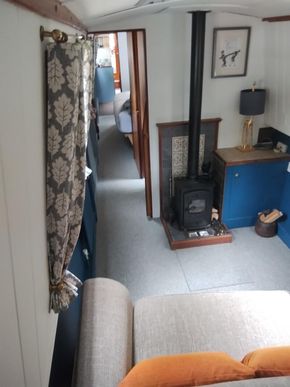 Saloon (Snug)