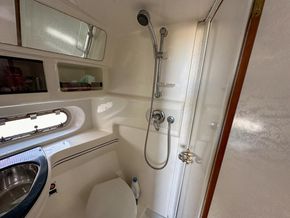 2001 Sealine F43 38