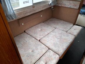 Midships Dinette conversion to bed