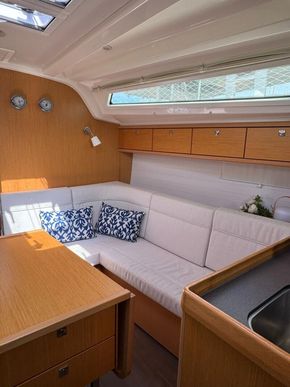 2017 Bavaria 37 Cruiser 4