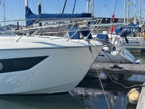 Cranchi Z35  - Bow
