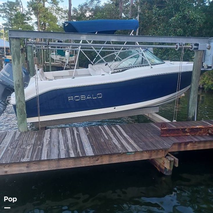 2013 Robalo r 207