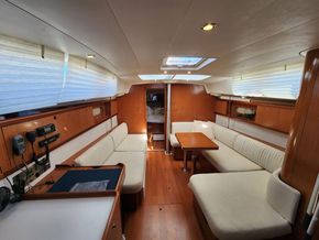 Beneteau Oceanis 40  - Interior