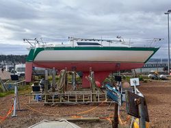 Oyster 26 (1979) 6 berth cruising yacht