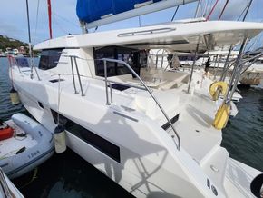 Robertson and Caine Leopard 4500  - Stern