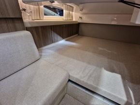 2020 Regal 33 SAV 11