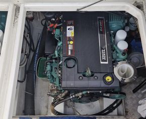 Nimbus 380 Commander  - Engine