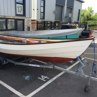 DRASCOMBE LUGGER  -  BY HONNOR