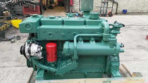Doosan L136 160hp Marine Diesel Engine & Gearbox - Pair Available
