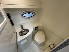 2017 Monterey 275 Sport Yacht 18