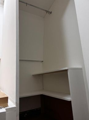 Walk in wardrobe 