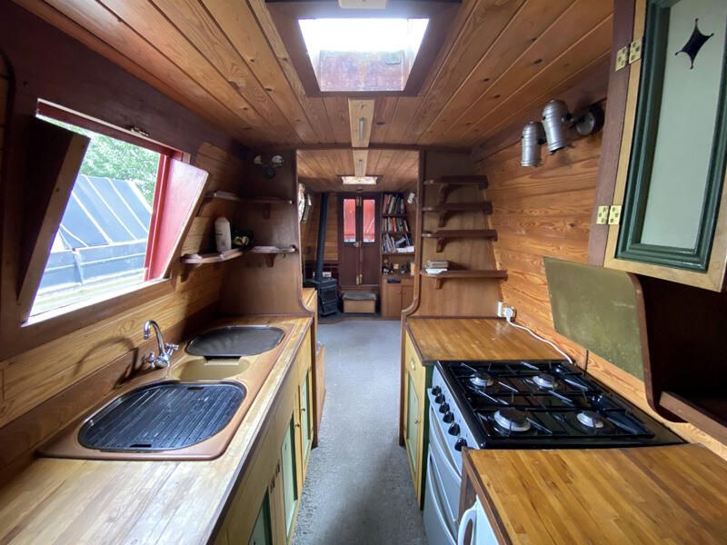 Galley Fwrd 