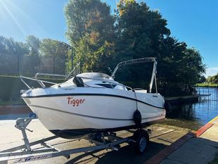 2017 Quicksilver 455 cabin